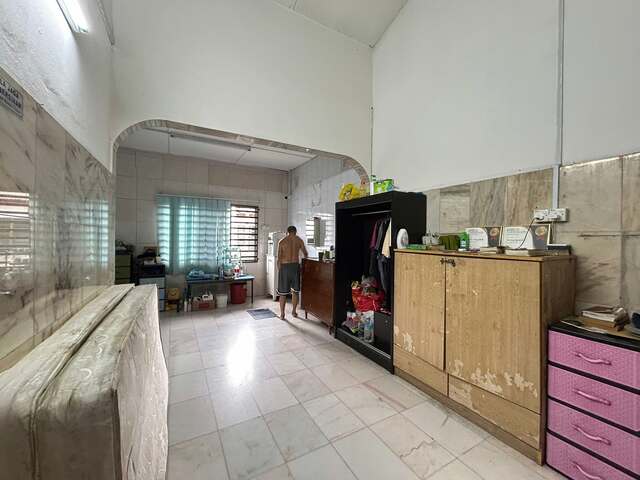 First Garden Single Storey Corner House For Sales image