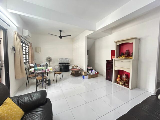 First Garden Double Storey House Fully Renovated For Sales