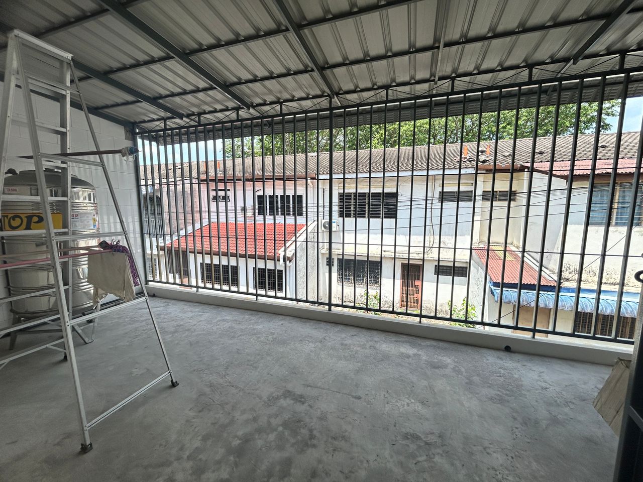 First Garden Double Storey House Fully Renovated For Sales image