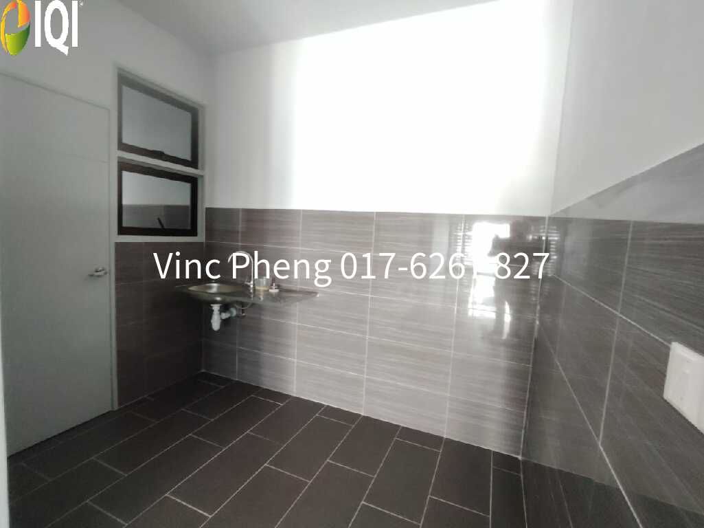 BELOW VALUATION! CORNER UNIT 3+1R @ Admiral Residence Melaka image