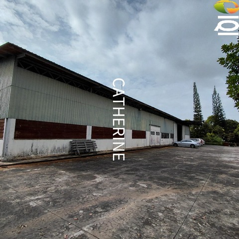 Medium Industrial Land With Detached Factories image