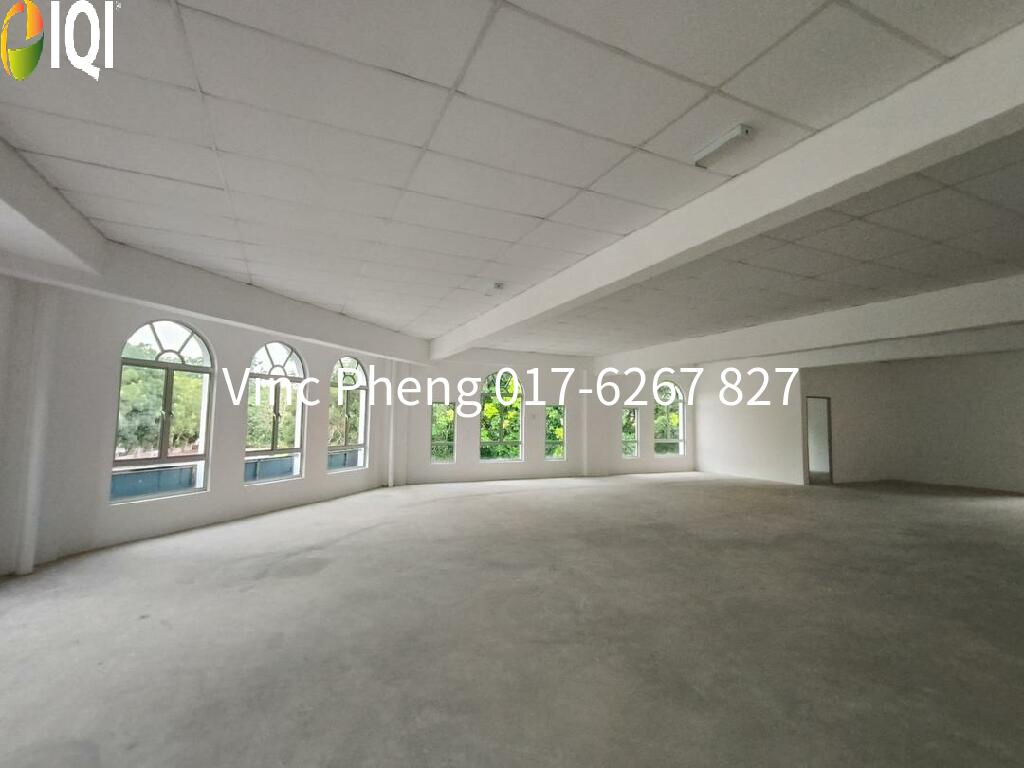 MAIN ROAD CORNER 1st Floor Shoplot For Rent @ Durian Tunggal image