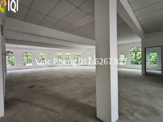 MAIN ROAD CORNER 1st Floor Shoplot For Rent @ Durian Tunggal image