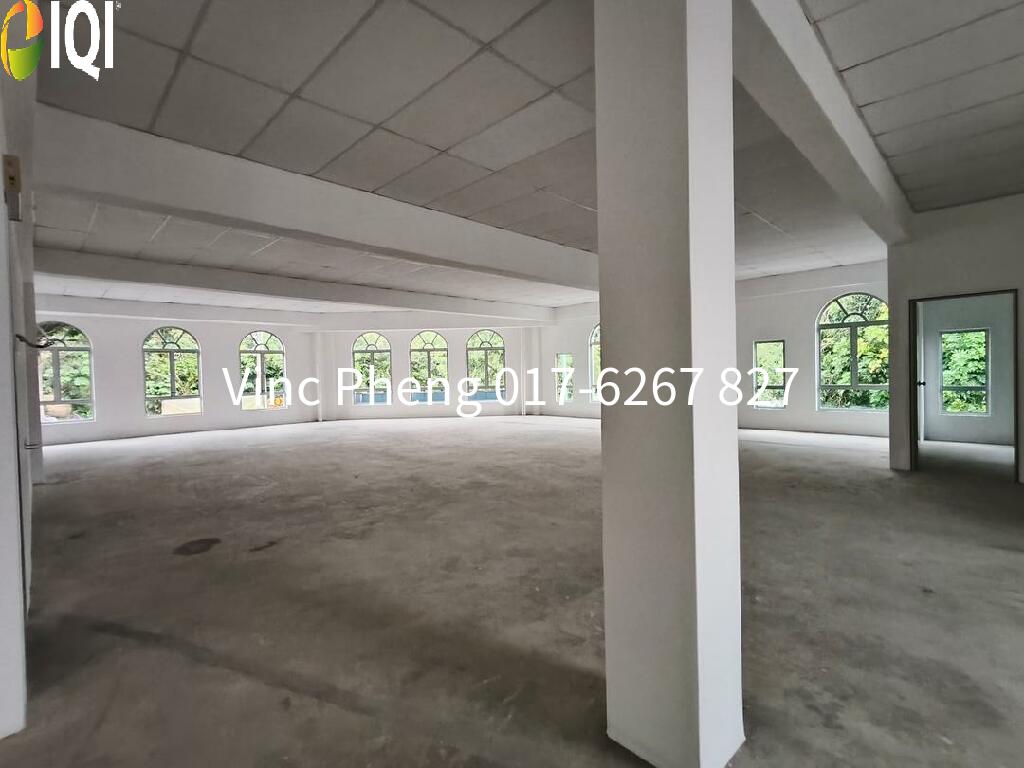 MAIN ROAD CORNER 1st Floor Shoplot For Rent @ Durian Tunggal image