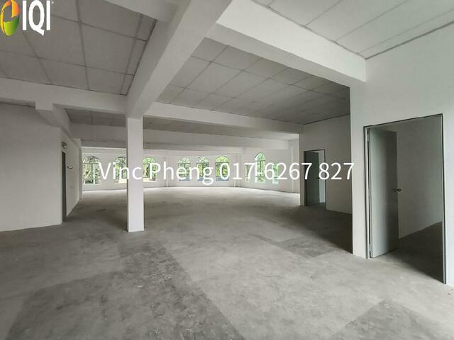 MAIN ROAD CORNER 1st Floor Shoplot For Rent @ Durian Tunggal photo