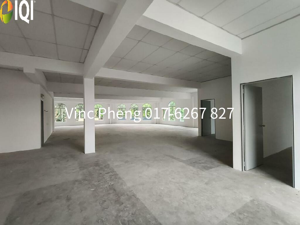 MAIN ROAD CORNER 1st Floor Shoplot For Rent @ Durian Tunggal image