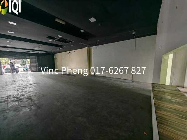 STRATEGIC GROUND FLOOR Shoplot With PRIVATE PARKING @ Kota Laksamana image