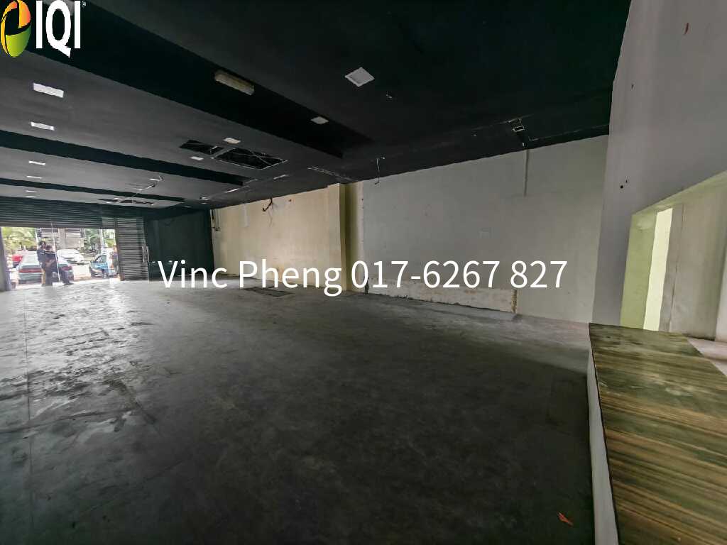 STRATEGIC GROUND FLOOR Shoplot With PRIVATE PARKING @ Kota Laksamana image