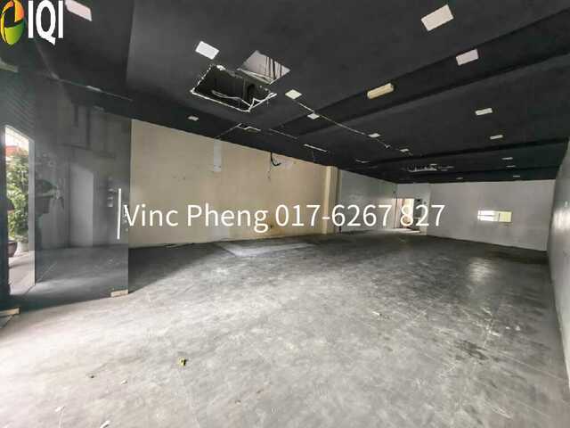 STRATEGIC GROUND FLOOR Shoplot With PRIVATE PARKING @ Kota Laksamana photo