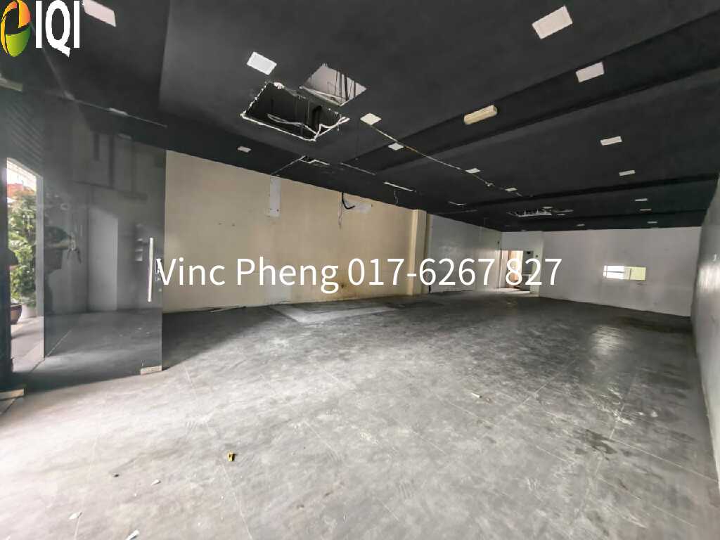 STRATEGIC GROUND FLOOR Shoplot With PRIVATE PARKING @ Kota Laksamana image