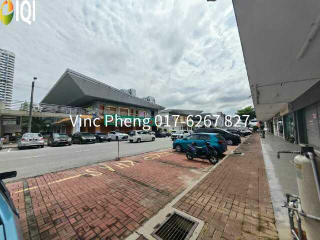 STRATEGIC GROUND FLOOR Shoplot With PRIVATE PARKING @ Kota Laksamana image