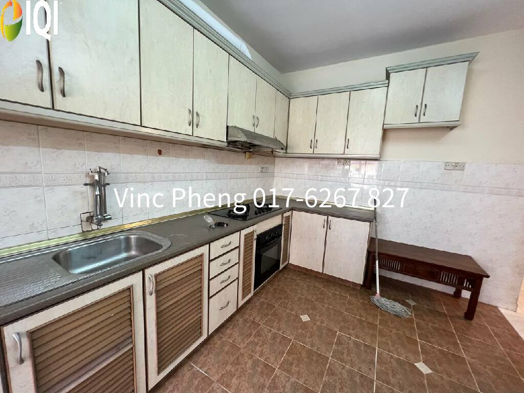 CORNER RENOVATED FULLY FURNISHED Terrace @ Ayer Keroh Melaka image