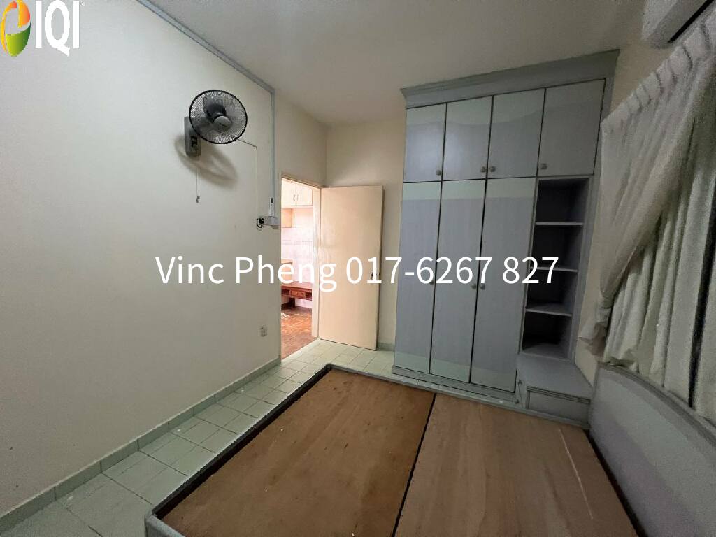 CORNER RENOVATED FULLY FURNISHED Terrace @ Ayer Keroh Melaka image