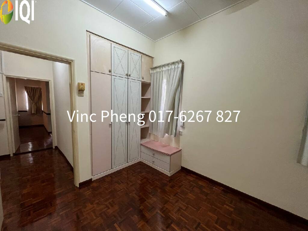 CORNER RENOVATED FULLY FURNISHED Terrace @ Ayer Keroh Melaka image