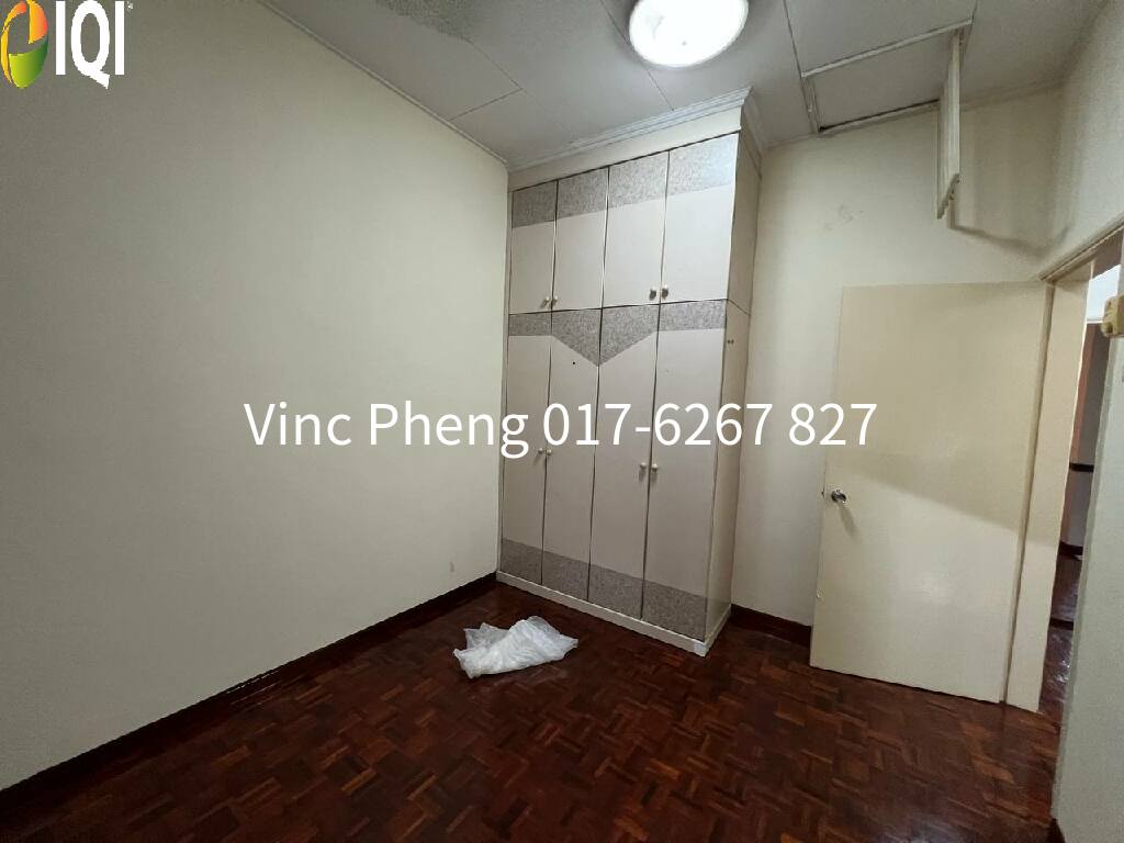 CORNER RENOVATED FULLY FURNISHED Terrace @ Ayer Keroh Melaka image
