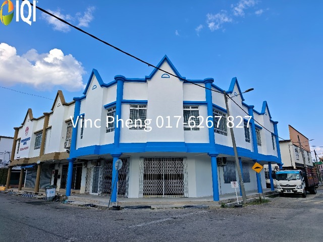 STRATEGIC CORNER Shop Facing Busy Commercial Area @ Malim Jaya Melaka
