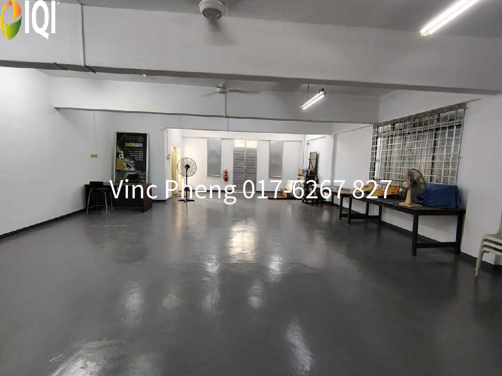STRATEGIC CORNER Shop Facing Busy Commercial Area @ Malim Jaya Melaka image