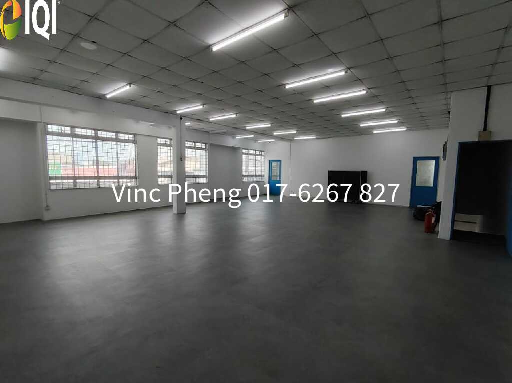 STRATEGIC CORNER Shop Facing Busy Commercial Area @ Malim Jaya Melaka image