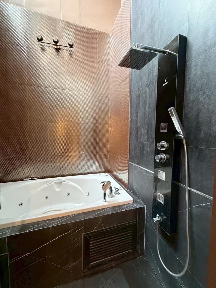 Luxury Townhome for Sale | Residence Sukhumvit 65 image