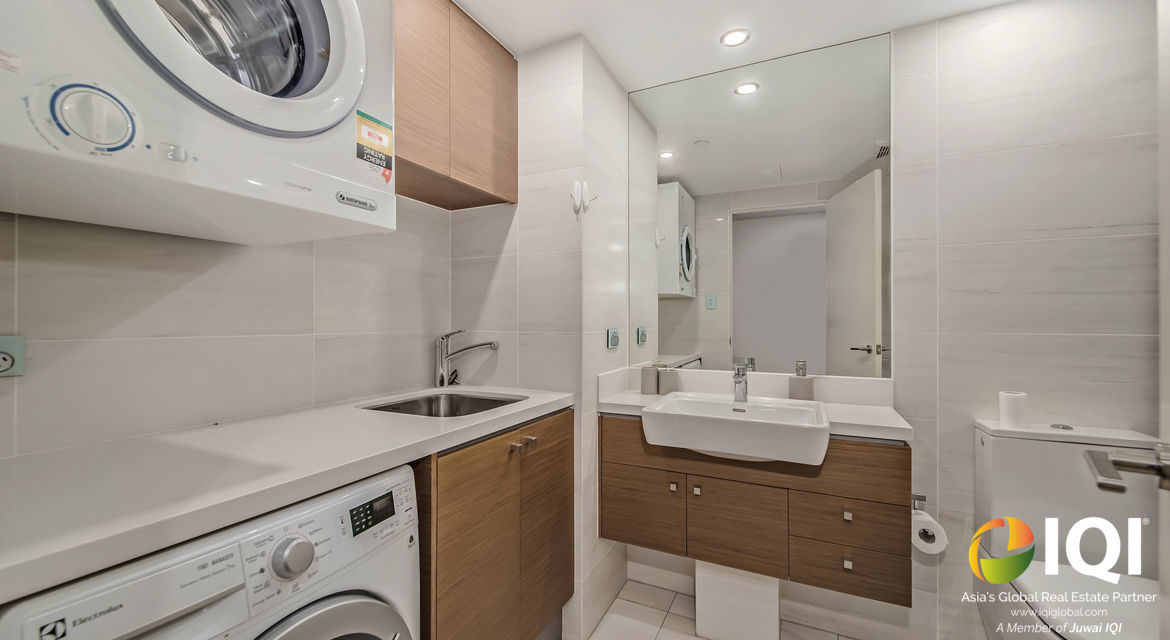 Luxury Apartment for Sale at Iconic Adagio Building! image