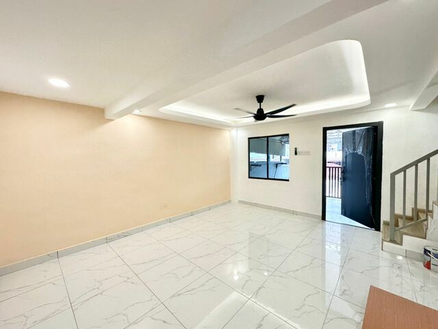 Tmn Plentong Baru 2 Sty Low Cost,Jln Cempaka,Masai,Renovated,Full Loan image
