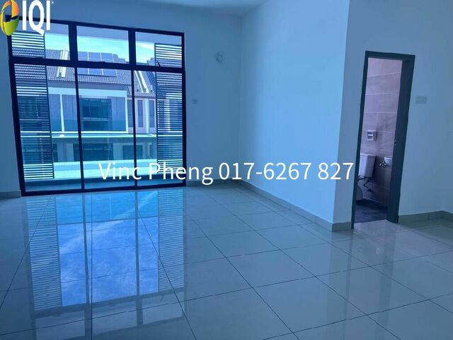 FREEHOLD GATED & GUARDED Terrace For Sale @ Bertam Heights Melaka image