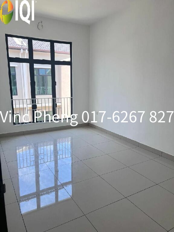 FREEHOLD GATED & GUARDED Terrace For Sale @ Bertam Heights Melaka image