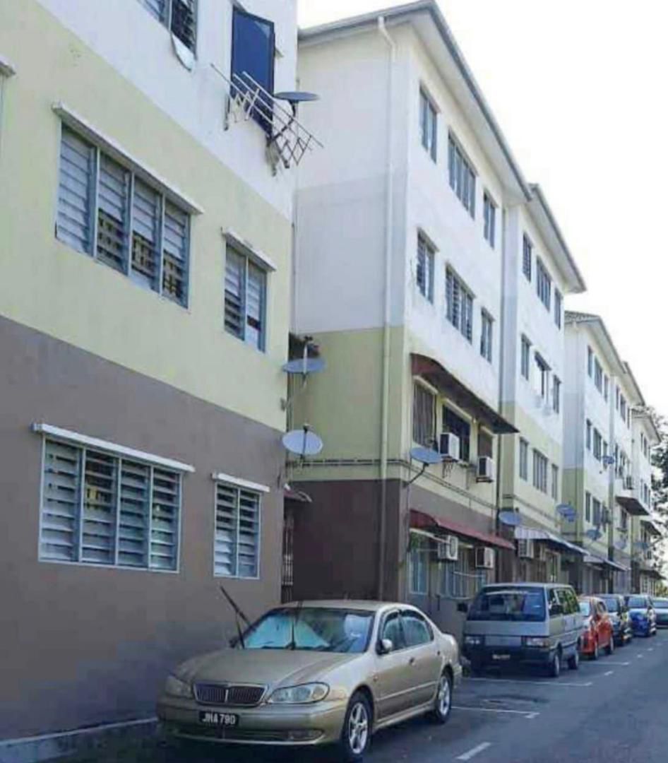 Taman Flora Height Low Cost Flat,Level 1,Corner Lot,SeriAlam,Masai image