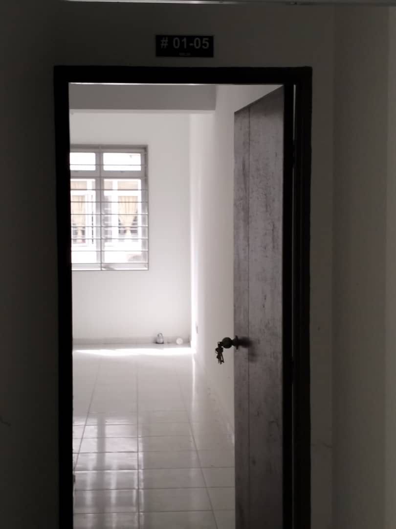 Pangsapuri Seri Nilam,Bandar Tiram,Level 1,Renovated,Ulu Tiram image
