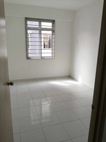 Pangsapuri Seri Nilam,Bandar Tiram,Level 1,Renovated,Ulu Tiram image