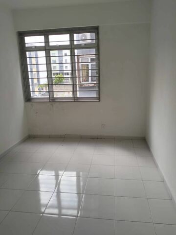Pangsapuri Seri Nilam,Bandar Tiram,Level 1,Renovated,Ulu Tiram image