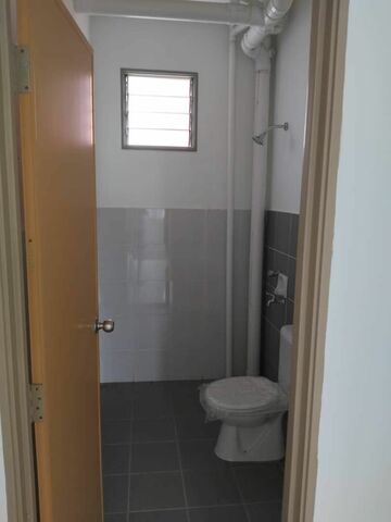 Pangsapuri Seri Nilam,Bandar Tiram,Level 1,Renovated,Ulu Tiram image