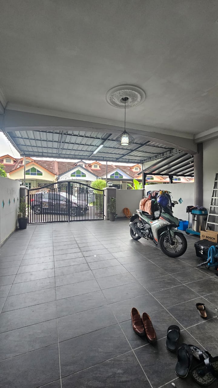 Taman Kempas Indah Single Storey Terrace,Renovated,Extend,Johor Bahru image