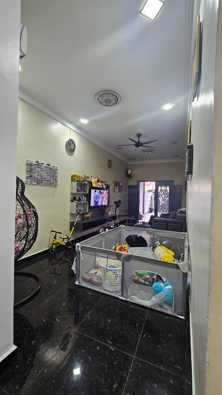 Taman Kempas Indah Single Storey Terrace,Renovated,Extend,Johor Bahru image