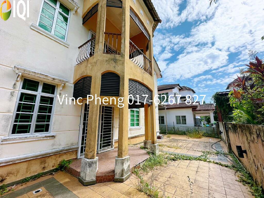 RENOVATED STRATEGIC AREA HIGH VALUE Semi-D @ Ujong Pasir Melaka image