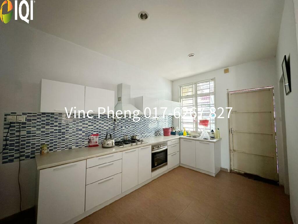 RENOVATED STRATEGIC AREA HIGH VALUE Semi-D @ Ujong Pasir Melaka image
