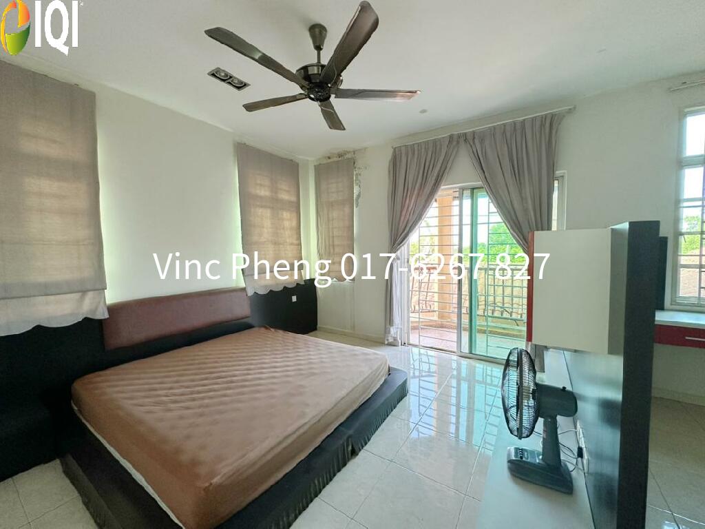 RENOVATED STRATEGIC AREA HIGH VALUE Semi-D @ Ujong Pasir Melaka image