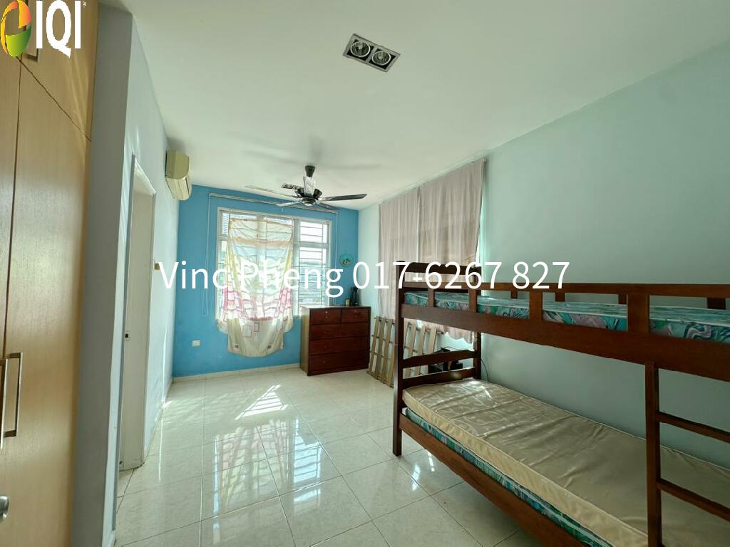RENOVATED STRATEGIC AREA HIGH VALUE Semi-D @ Ujong Pasir Melaka image