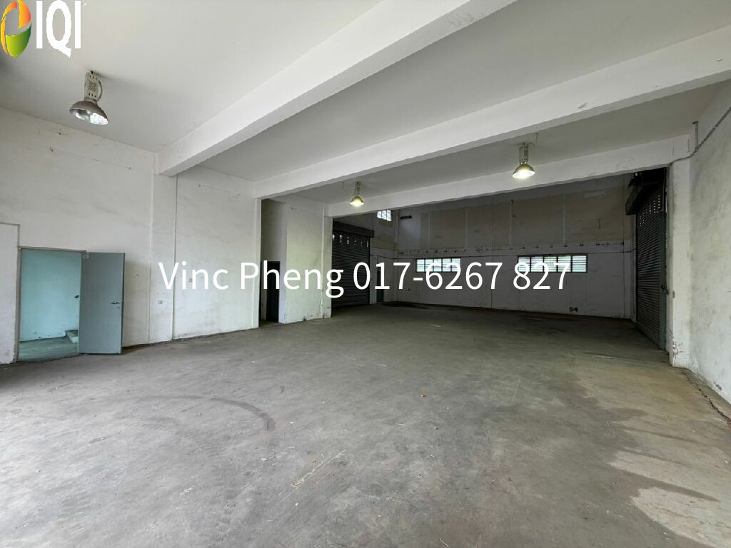 SPACIOUS Warehouse Factory AUTO ROLLER SHUTTER @ Teknologi Cheng Melaka image