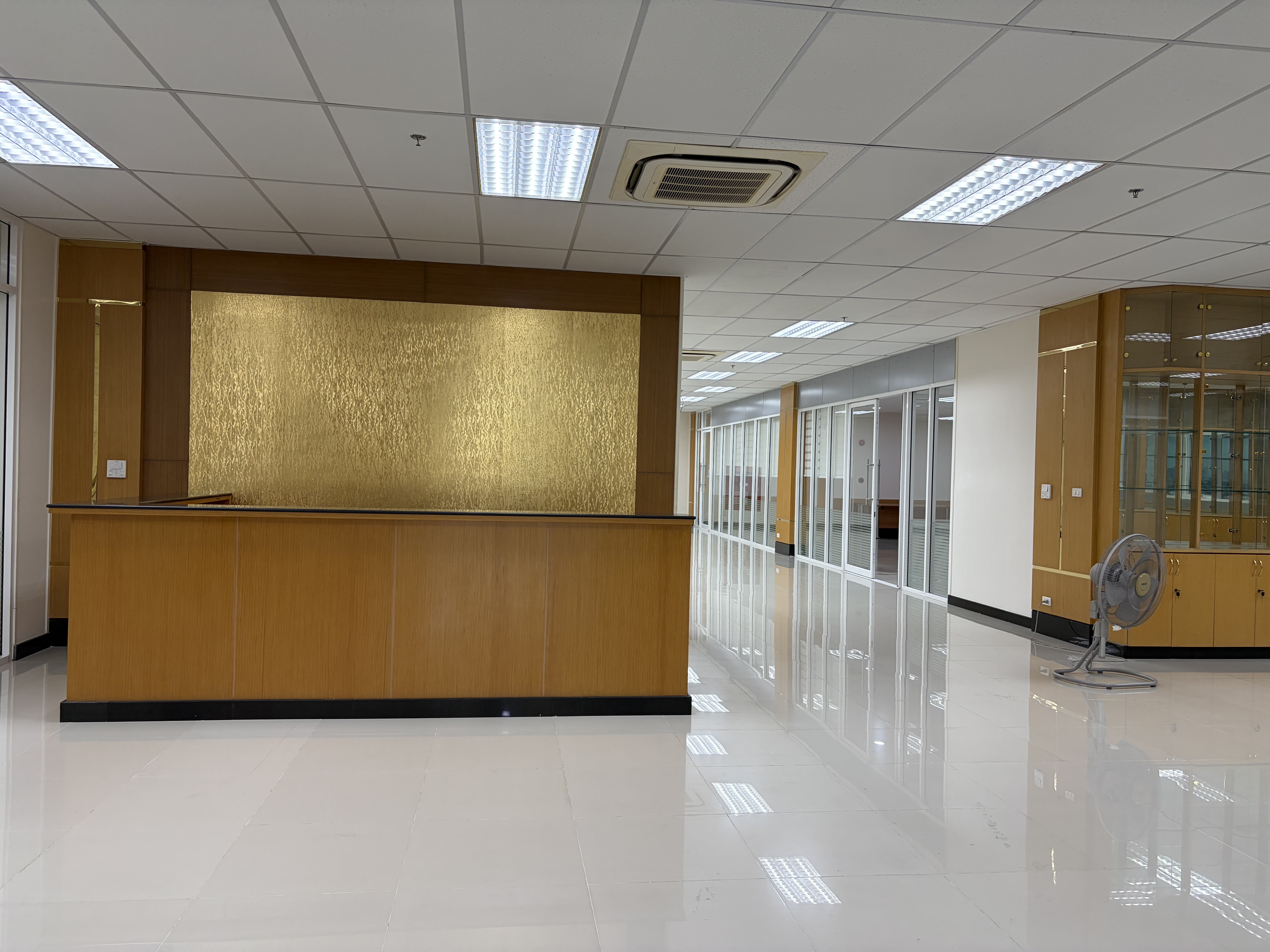 Integrated Commercial  Space for Lease JW Tower  in Prime Location, Srinakarin Road Bangkok image