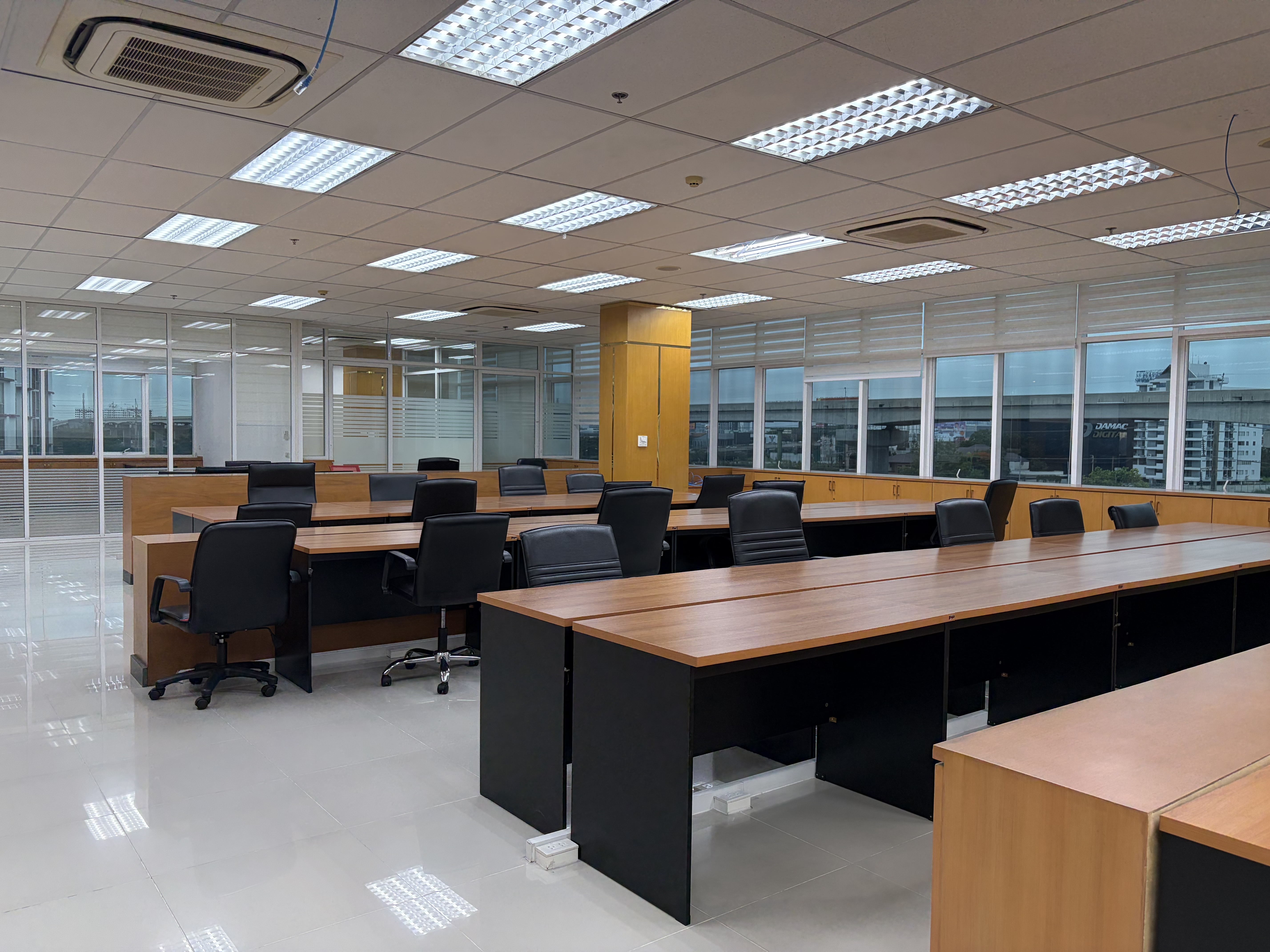 Integrated Commercial  Space for Lease JW Tower  in Prime Location, Srinakarin Road Bangkok image