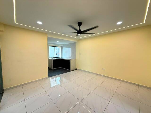 Bandar Selesa Jaya Low Cost Flat,Blk 5,Level 1,Skudai,Renovated photo