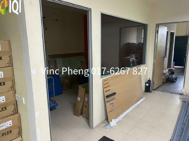 RARE OPPORTUNITY! Double Storey Shoplot @ Semabok Perdana image