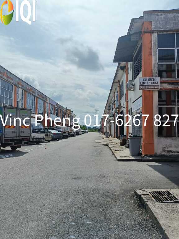 RARE OPPORTUNITY! Double Storey Shoplot @ Semabok Perdana image