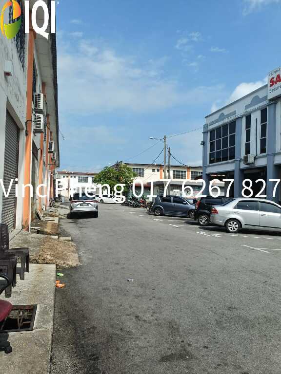RARE OPPORTUNITY! Double Storey Shoplot @ Semabok Perdana image