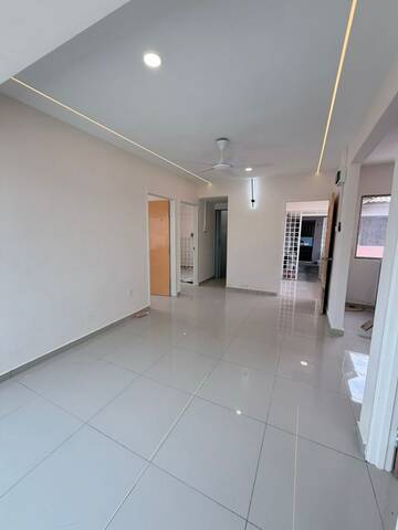 Taman Rinting Low Cost Flat,Jalan Ketapang,Masai,Level 5,Renovated image