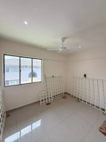 Taman Rinting Low Cost Flat,Jalan Ketapang,Masai,Level 5,Renovated image