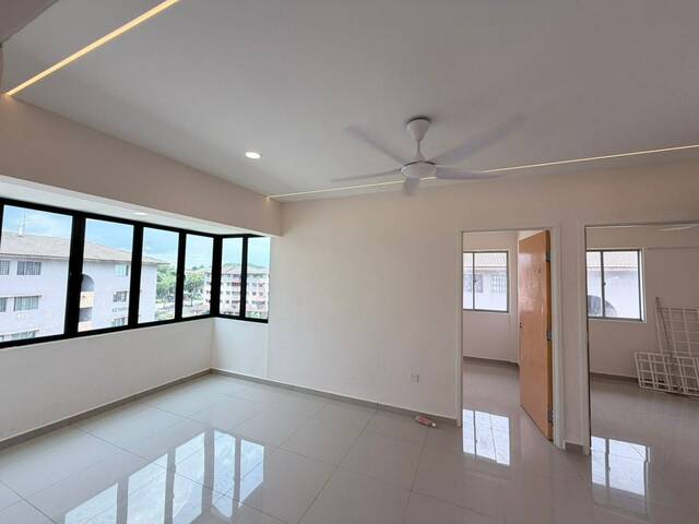Taman Rinting Low Cost Flat,Jalan Ketapang,Masai,Level 5,Renovated