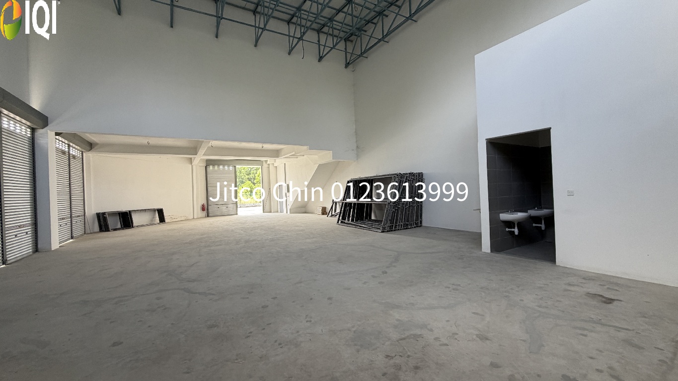 1.5sty Corner main road Sendayan Tech valley link factory Rent image