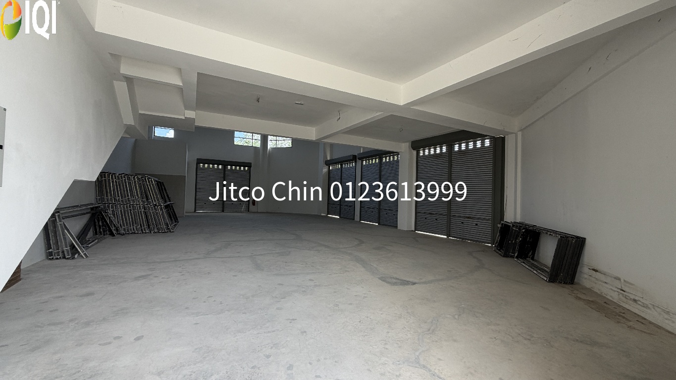 1.5sty Corner main road Sendayan Tech valley link factory Rent image